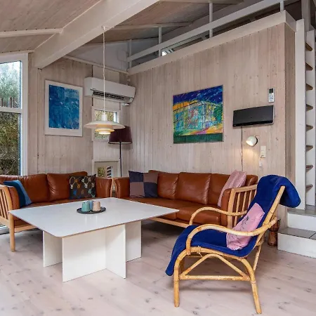 8 Person Holiday In *